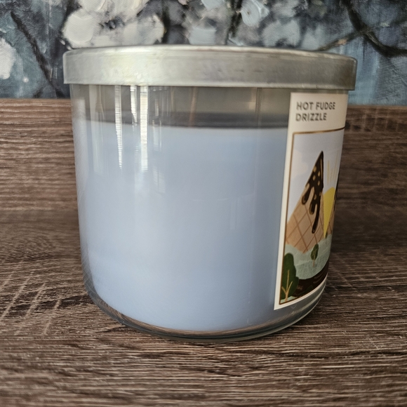 Bath & Body Works, HOT FUDGE DRIZZLE, 14.5oz - Picture 3 of 9